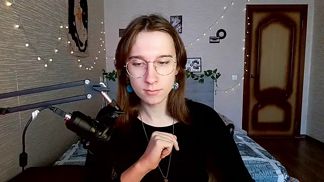 Snapshot of tangerine4dreams chatting on February 17, 2025, 6:31 am tangerine4dreams online show from February 17, 2025, 6:31 am