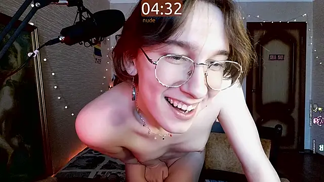 Snapshot of tangerine4dreams chatting on February 20, 2025, 9:22 am tangerine4dreams online show from February 20, 2025, 9:22 am