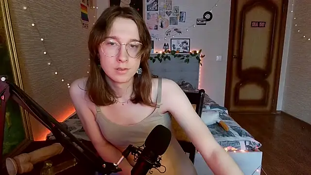 Snapshot of tangerine4dreams chatting on February 22, 2025, 9:23 am tangerine4dreams online show from February 22, 2025, 9:23 am