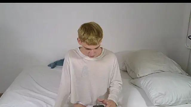 Julian wins online show from February 6, 2026, 4:54 pm