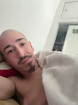 willyro98 online show from April 27, 2026, 1:42 pm