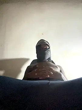 Snapshot of OneWhoBringsJoy chatting on November 8, 2025, 11:47 pm OneWhoBringsJoy online show from November 8, 2025, 11:47 pm