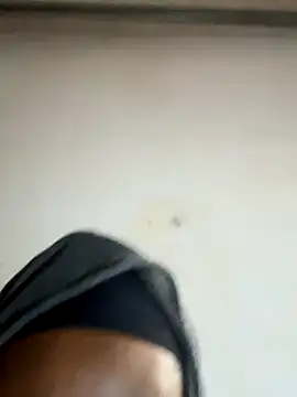 Snapshot of OneWhoBringsJoy chatting on November 9, 2025, 11:52 am OneWhoBringsJoy online show from November 9, 2025, 11:52 am