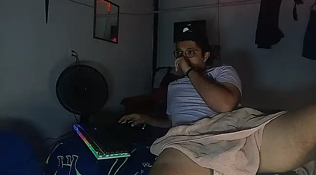 Snapshot of Diegovilla20 chatting on March 22, 2025, 5:28 am Diegovilla20 online show from March 22, 2025, 5:28 am