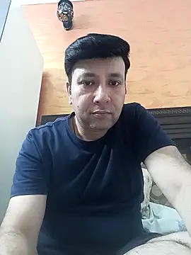 innocentboy1987 online show from May 16, 2026, 6:43 am
