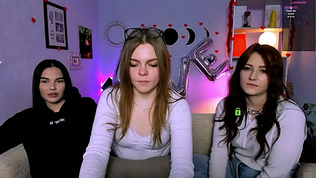 catherine kitty online show from February 12, 2026, 10:27 pm