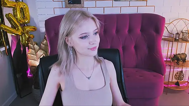 LeonaStane online show from October 10, 2025, 5:12 pm