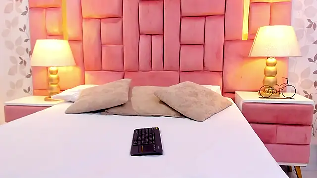 ArianaFranco online show from April 13, 2026, 2:00 pm