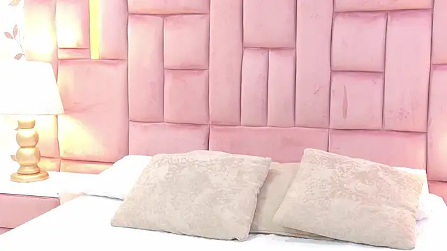 ArianaFranco online show from June 18, 2026, 1:26 pm