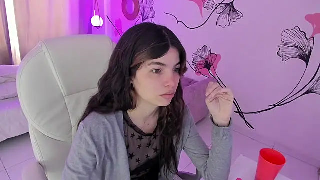 Snapshot of Isabela_Fiorelli chatting on April 19, 2026, 1:32 pm Isabela Fiorelli online show from April 19, 2026, 1:32 pm