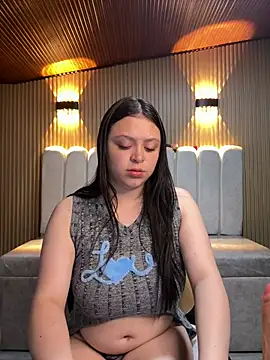 Cute Angell  online show from April 15, 2026, 3:19 pm