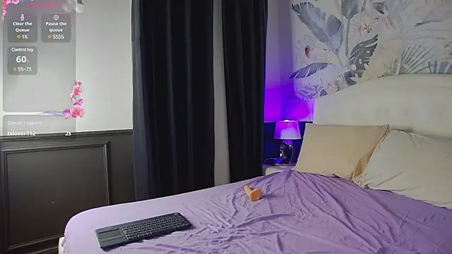 Snapshot of MaeveMoon chatting on March 16, 2025, 6:44 pm MaeveMoon online show from March 16, 2025, 6:44 pm