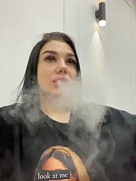 Snapshot of MaeveMoon chatting on November 22, 2025, 5:56 pm MaeveMoon online show from November 22, 2025, 5:56 pm