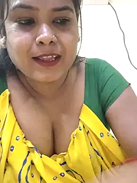 Snapshot of BOLDBEAUTY09 chatting on February 18, 2025, 1:33 pm BOLDBEAUTY09 online show from February 18, 2025, 1:33 pm