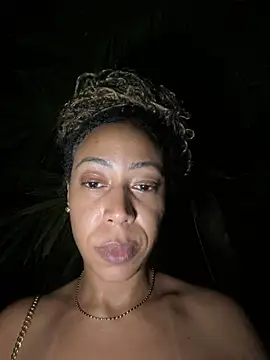 Snapshot of dianagolley420 chatting on March 22, 2025, 1:22 am dianagolley420 online show from March 22, 2025, 1:22 am