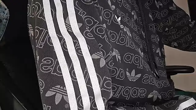 ademandjulia online show from September 29, 2025, 4:50 am