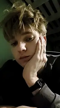 Snapshot of And25bn chatting on February 26, 2025, 4:45 pm And25bn online show from February 26, 2025, 4:45 pm