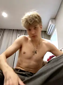 Snapshot of And25bn chatting on November 5, 2025, 7:14 pm And25bn online show from November 5, 2025, 7:14 pm