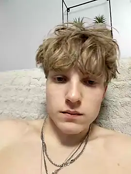 Snapshot of And25bn chatting on November 22, 2025, 5:56 pm And25bn online show from November 22, 2025, 5:56 pm