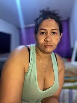 Carola-Ross online show from June 3, 2026, 2:33 pm