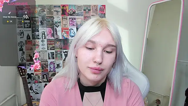 EvelinaLuu online show from April 10, 2026, 2:39 am