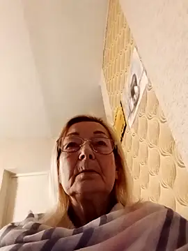 SophiaSky6037 online show from February 19, 2025, 4:22 pm
