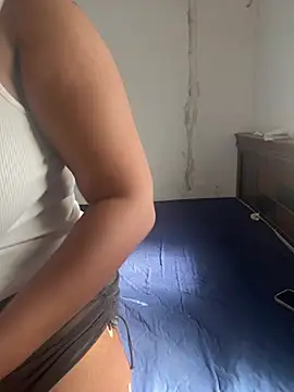 Snapshot of xxxsrilankagirl chatting on June 14, 2026, 10:06 am xxxsrilankagirl online show from June 14, 2026, 10:06 am