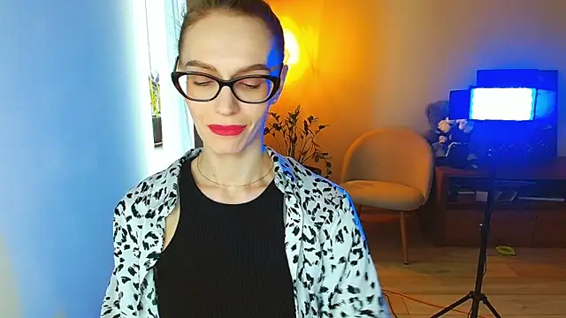 Lady Sunshine  online show from March 13, 2026, 7:48 am