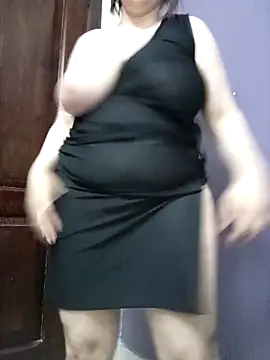 elnotella online show from October 31, 2025, 3:57 pm