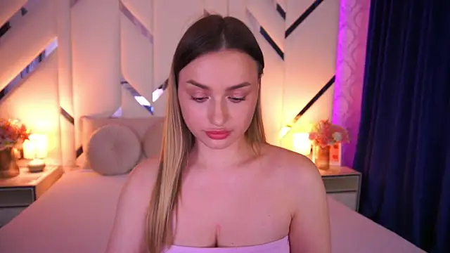 LindsieGreyy online show from March 23, 2026, 2:10 pm