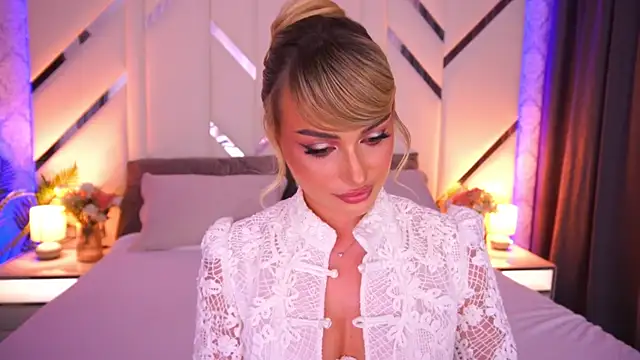 LindsieGreyy online show from July 25, 2026, 12:47 pm