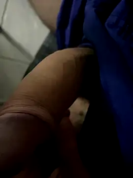 Snapshot of obranquinho21cm chatting on October 23, 2025, 2:44 am obranquinho21cm online show from October 23, 2025, 2:44 am