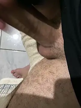 Snapshot of obranquinho21cm chatting on November 7, 2025, 10:21 pm obranquinho21cm online show from November 7, 2025, 10:21 pm