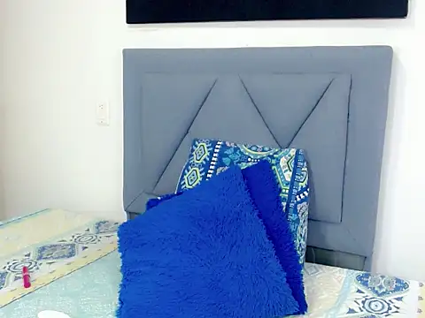 dominic 00 online show from December 21, 2025, 9:44 pm