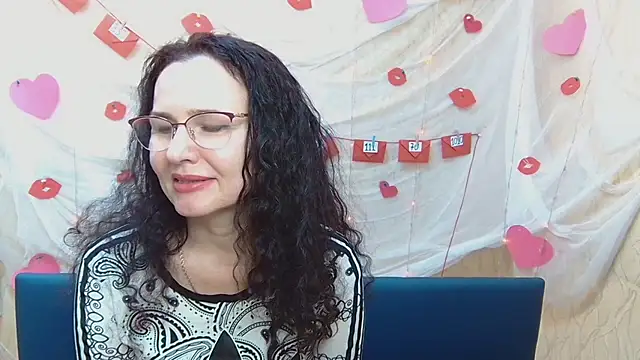 Snapshot of Miroslava_Happi chatting on February 19, 2025, 9:28 am Miroslava Happi online show from February 19, 2025, 9:28 am
