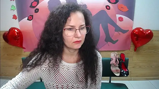 Snapshot of Miroslava_Happi chatting on October 13, 2025, 5:29 am Miroslava Happi online show from October 13, 2025, 5:29 am