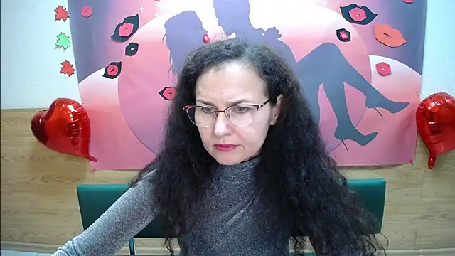 Snapshot of Miroslava_Happi chatting on October 17, 2025, 5:43 am Miroslava Happi online show from October 17, 2025, 5:43 am