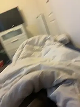 grossebite907 online show from October 9, 2025, 4:16 pm