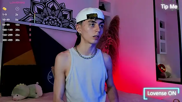 Snapshot of MaikyCooper chatting on October 12, 2025, 8:41 pm MaikyCooper online show from October 12, 2025, 8:41 pm