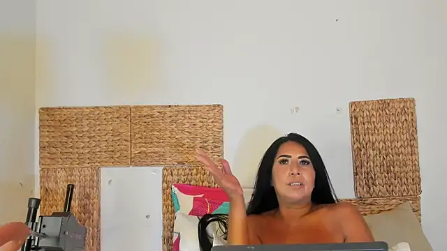 Jackiehmilf52 online show from July 24, 2026, 1:58 am