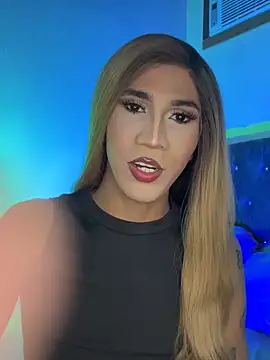 emelly horny  online show from December 15, 2025, 7:51 pm