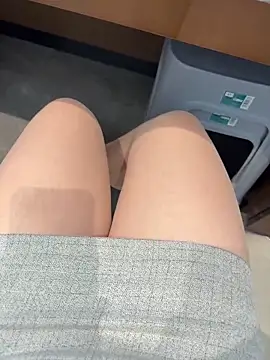 Snapshot of Mia-77 chatting on May 23, 2026, 5:23 am Mia-77 online show from May 23, 2026, 5:23 am