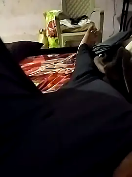 Snapshot of Vij717 chatting on February 9, 2025, 5:40 am Vij717 online show from February 9, 2025, 5:40 am