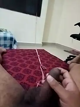 Snapshot of Vij717 chatting on February 12, 2025, 6:19 pm Vij717 online show from February 12, 2025, 6:19 pm