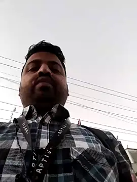 Snapshot of Vij717 chatting on February 14, 2025, 1:34 am Vij717 online show from February 14, 2025, 1:34 am