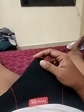 Snapshot of Vij717 chatting on February 27, 2025, 6:42 pm Vij717 online show from February 27, 2025, 6:42 pm