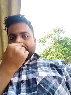 Snapshot of Vij717 chatting on March 9, 2025, 2:18 am Vij717 online show from March 9, 2025, 2:18 am