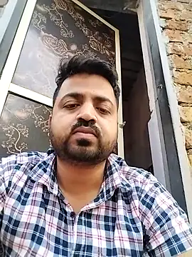 Snapshot of Vij717 chatting on March 15, 2025, 5:04 pm Vij717 online show from March 15, 2025, 5:04 pm