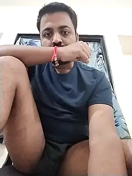 Snapshot of Vij717 chatting on September 28, 2025, 4:07 am Vij717 online show from September 28, 2025, 4:07 am