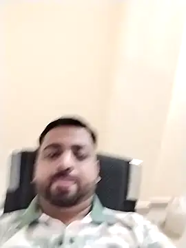 Snapshot of Vij717 chatting on October 5, 2025, 11:46 pm Vij717 online show from October 5, 2025, 11:46 pm